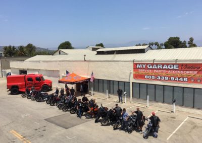 outside+bikes+people